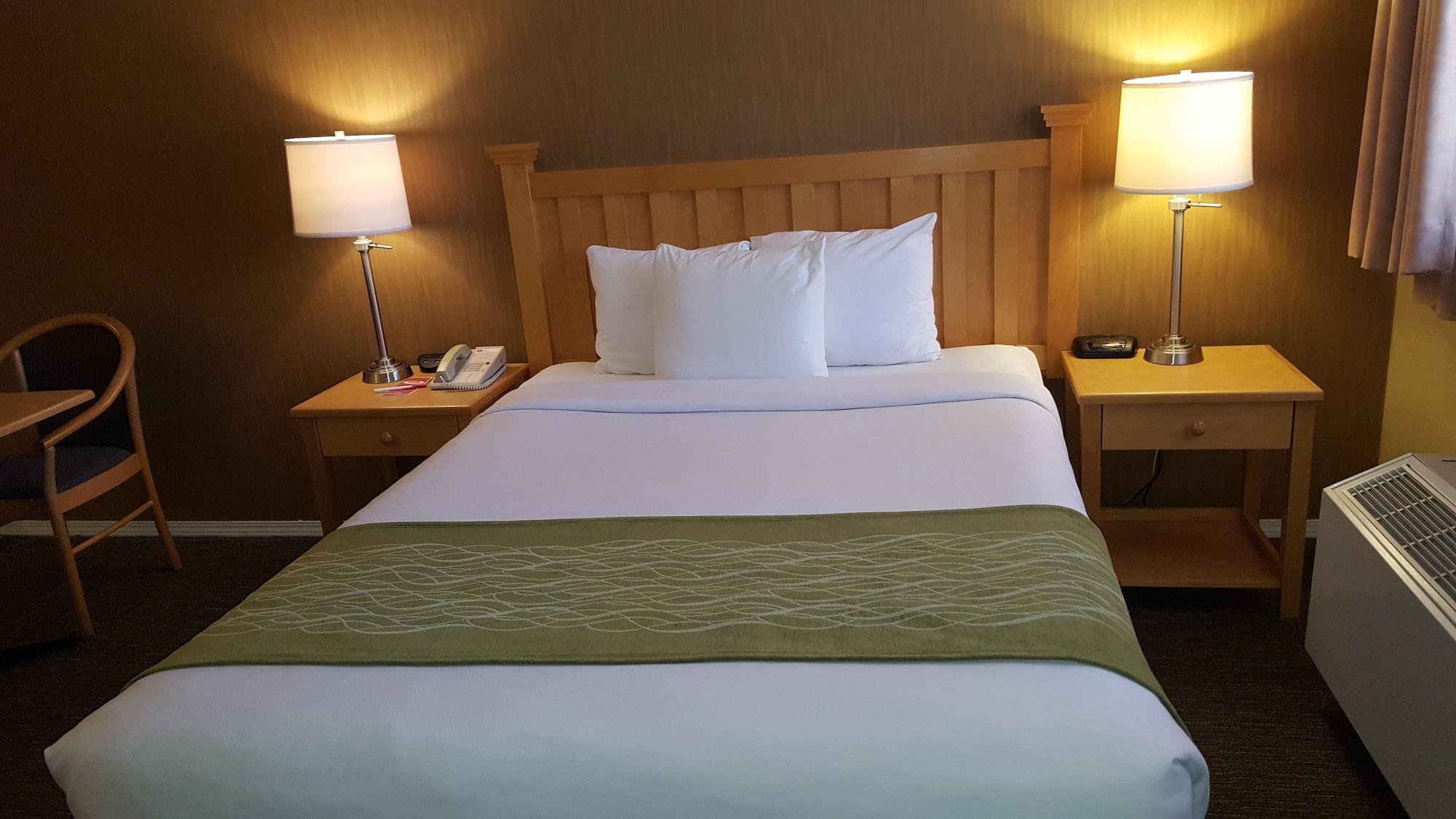 Econo Lodge Inn & Suites North Vancouver Eksteriør billede
