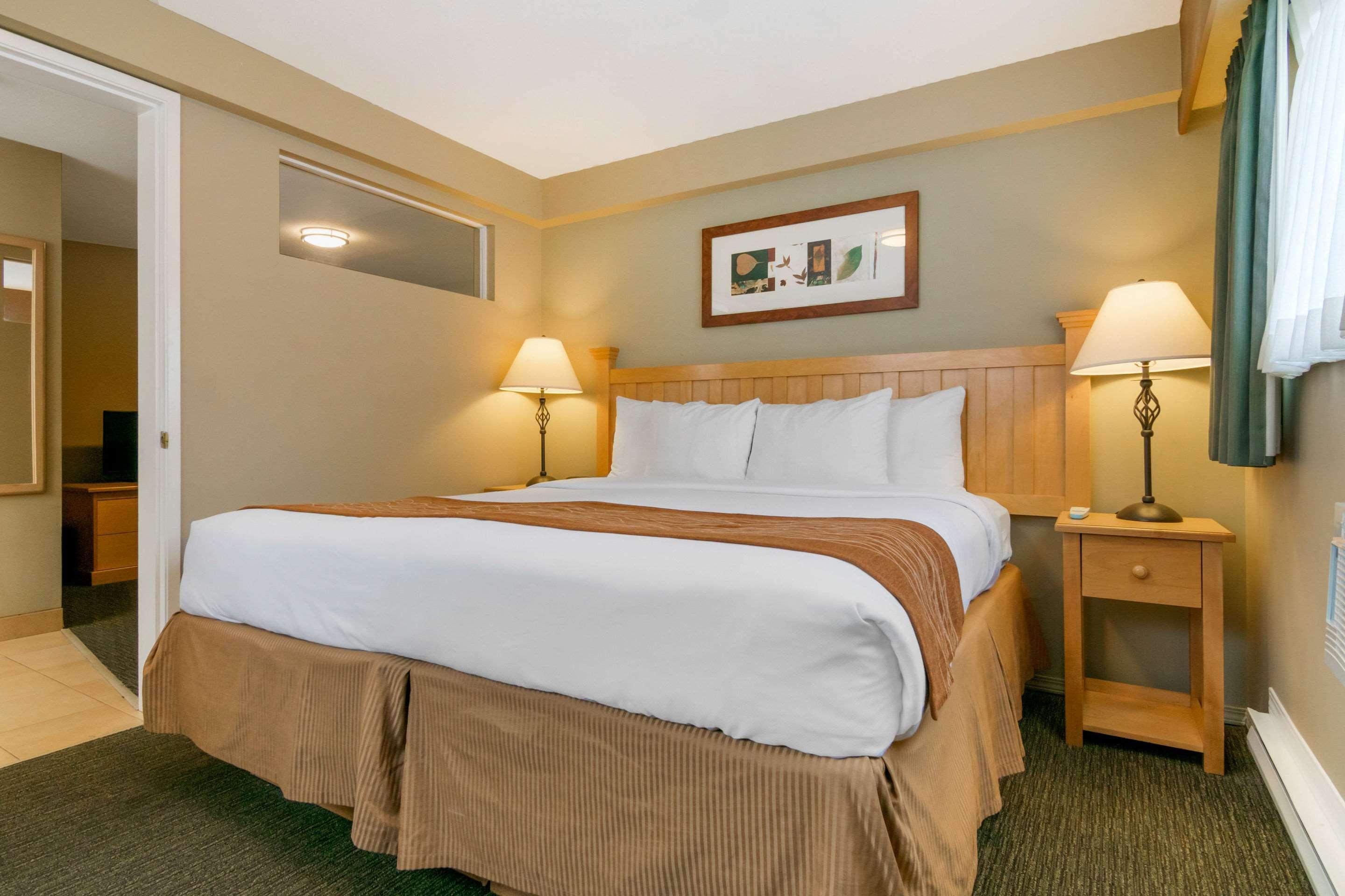 Econo Lodge Inn & Suites North Vancouver Eksteriør billede
