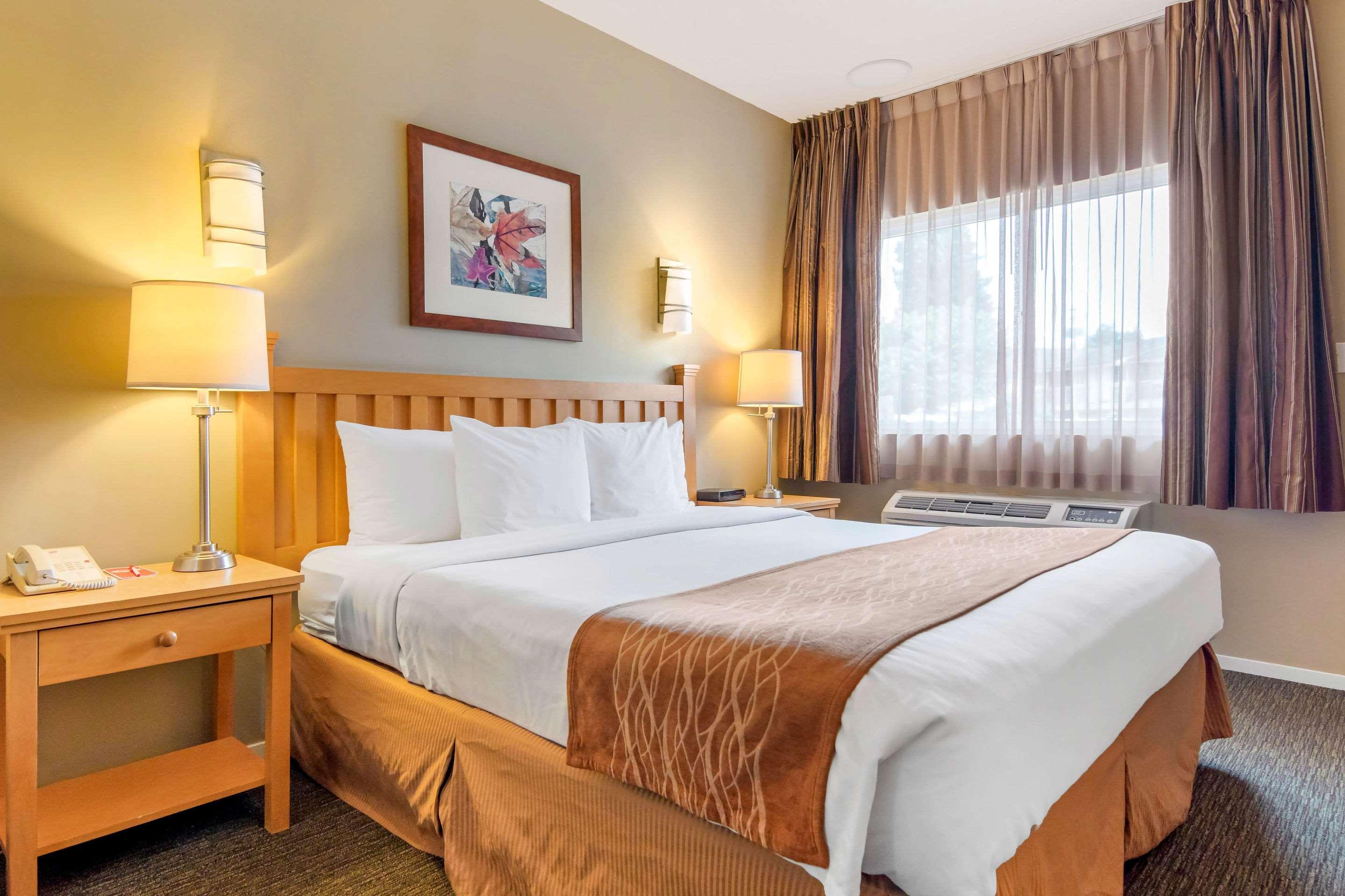 Econo Lodge Inn & Suites North Vancouver Eksteriør billede