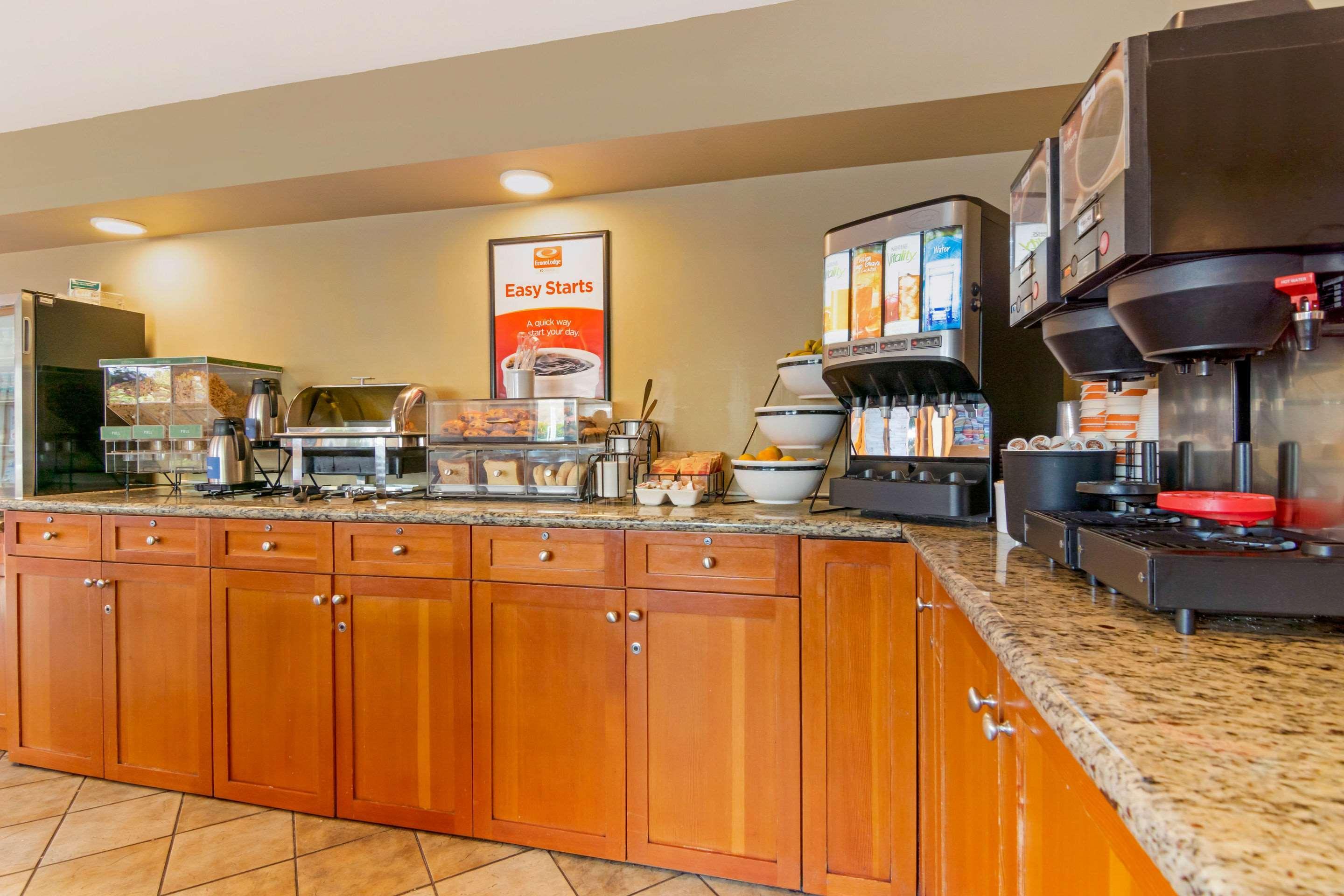 Econo Lodge Inn & Suites North Vancouver Eksteriør billede