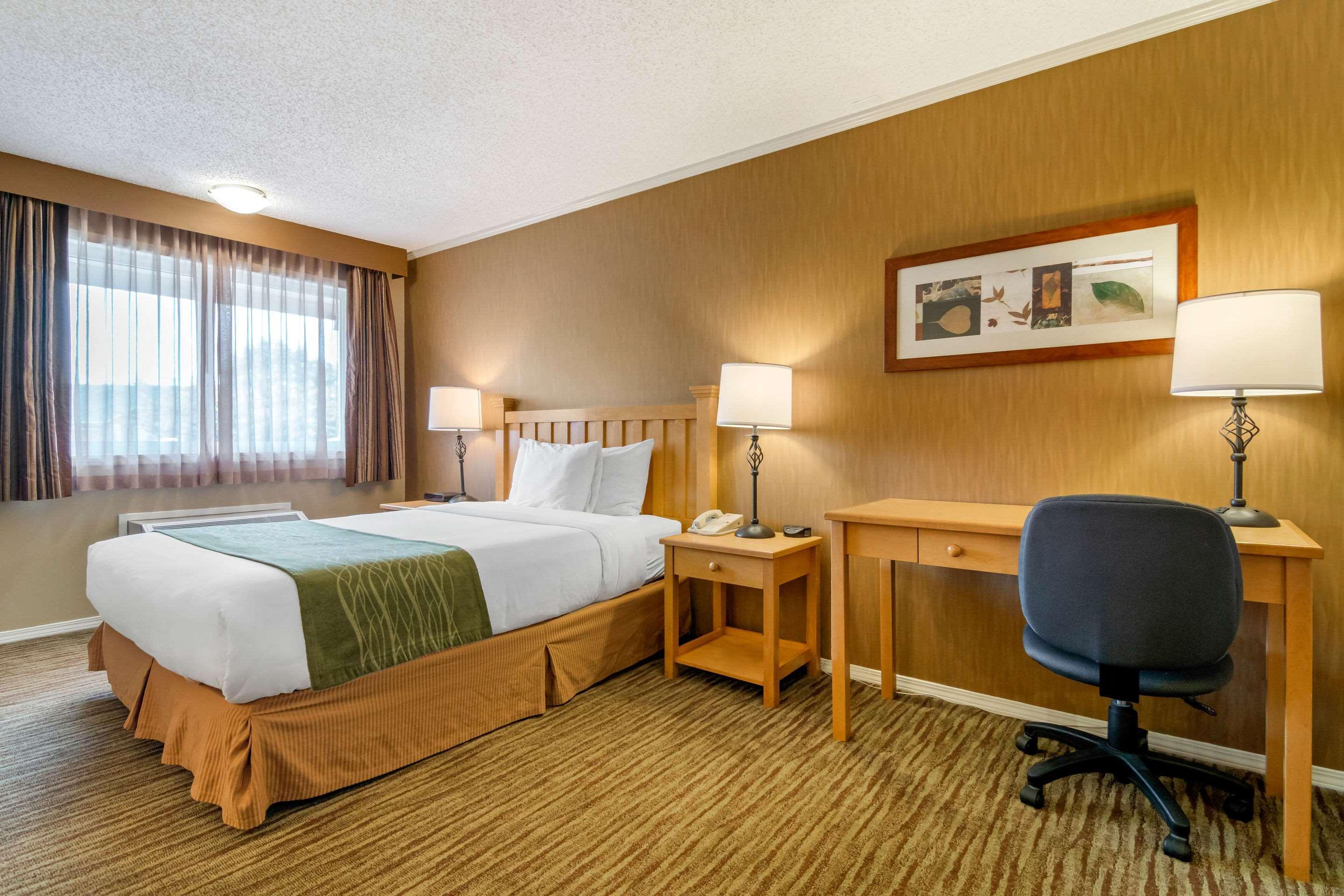 Econo Lodge Inn & Suites North Vancouver Eksteriør billede