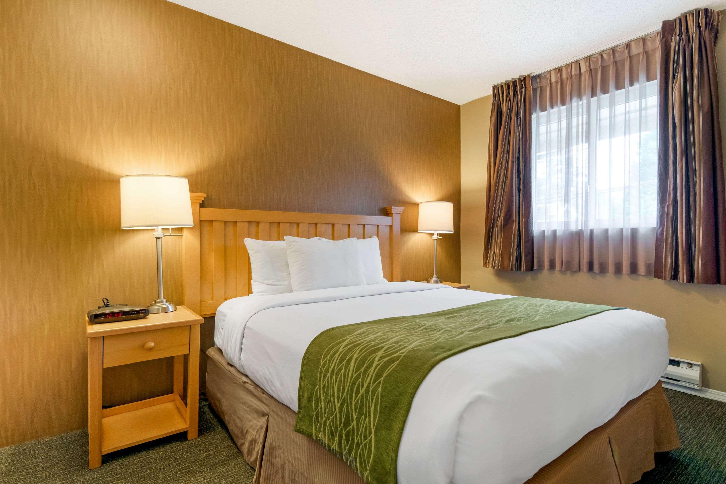 Econo Lodge Inn & Suites North Vancouver Eksteriør billede