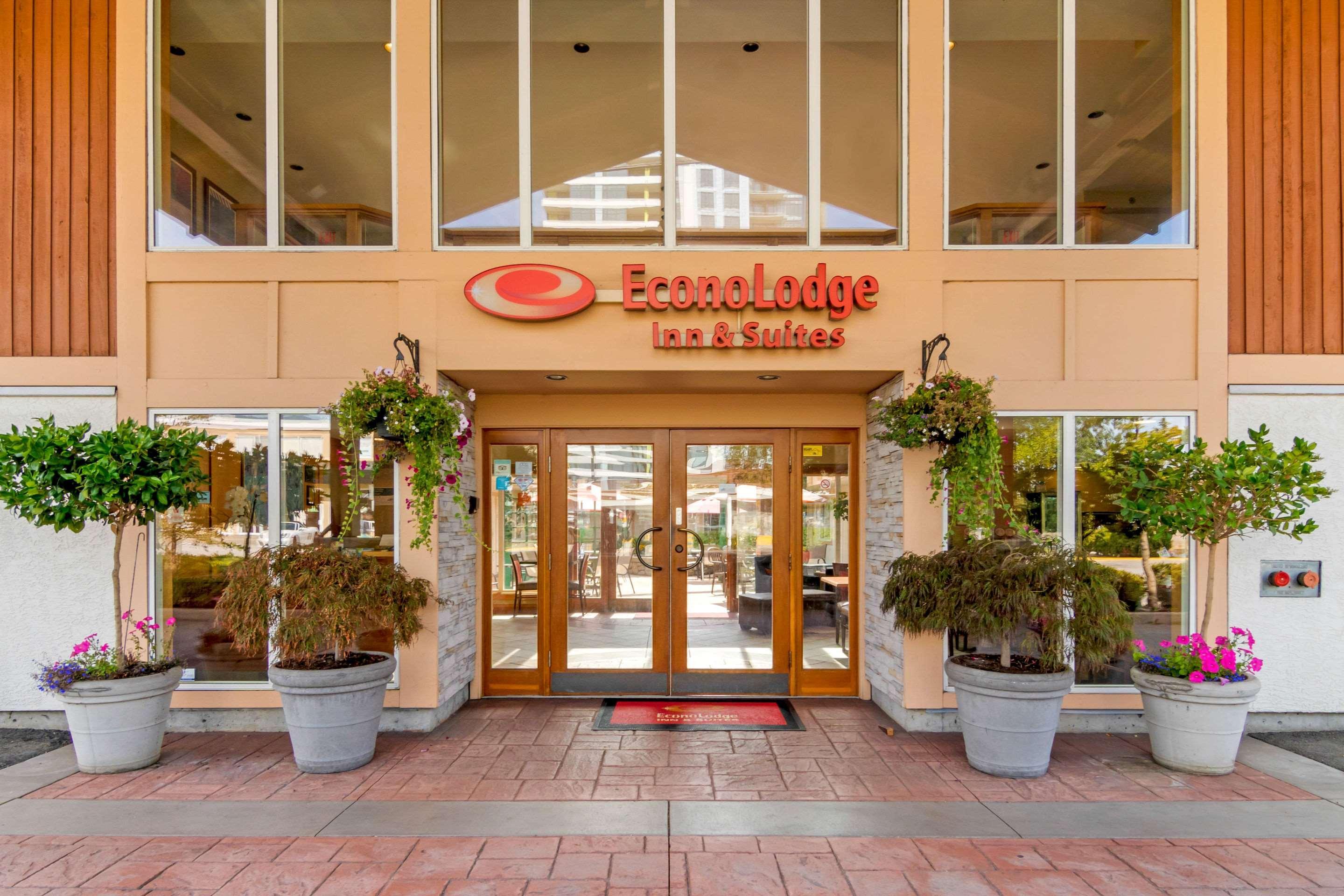 Econo Lodge Inn & Suites North Vancouver Eksteriør billede