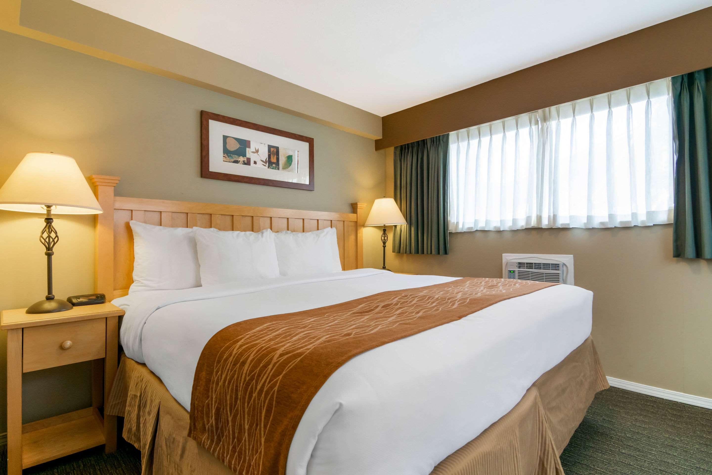 Econo Lodge Inn & Suites North Vancouver Eksteriør billede