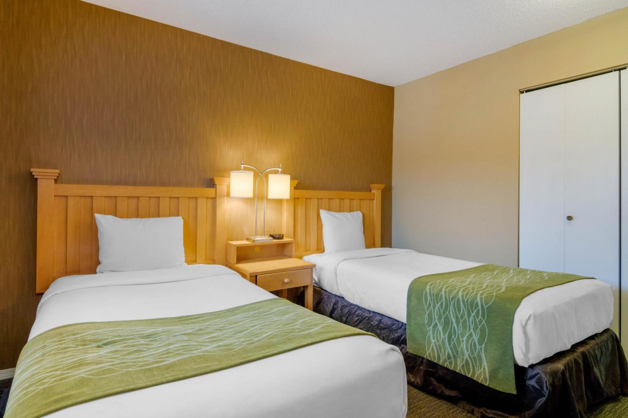Econo Lodge Inn & Suites North Vancouver Eksteriør billede