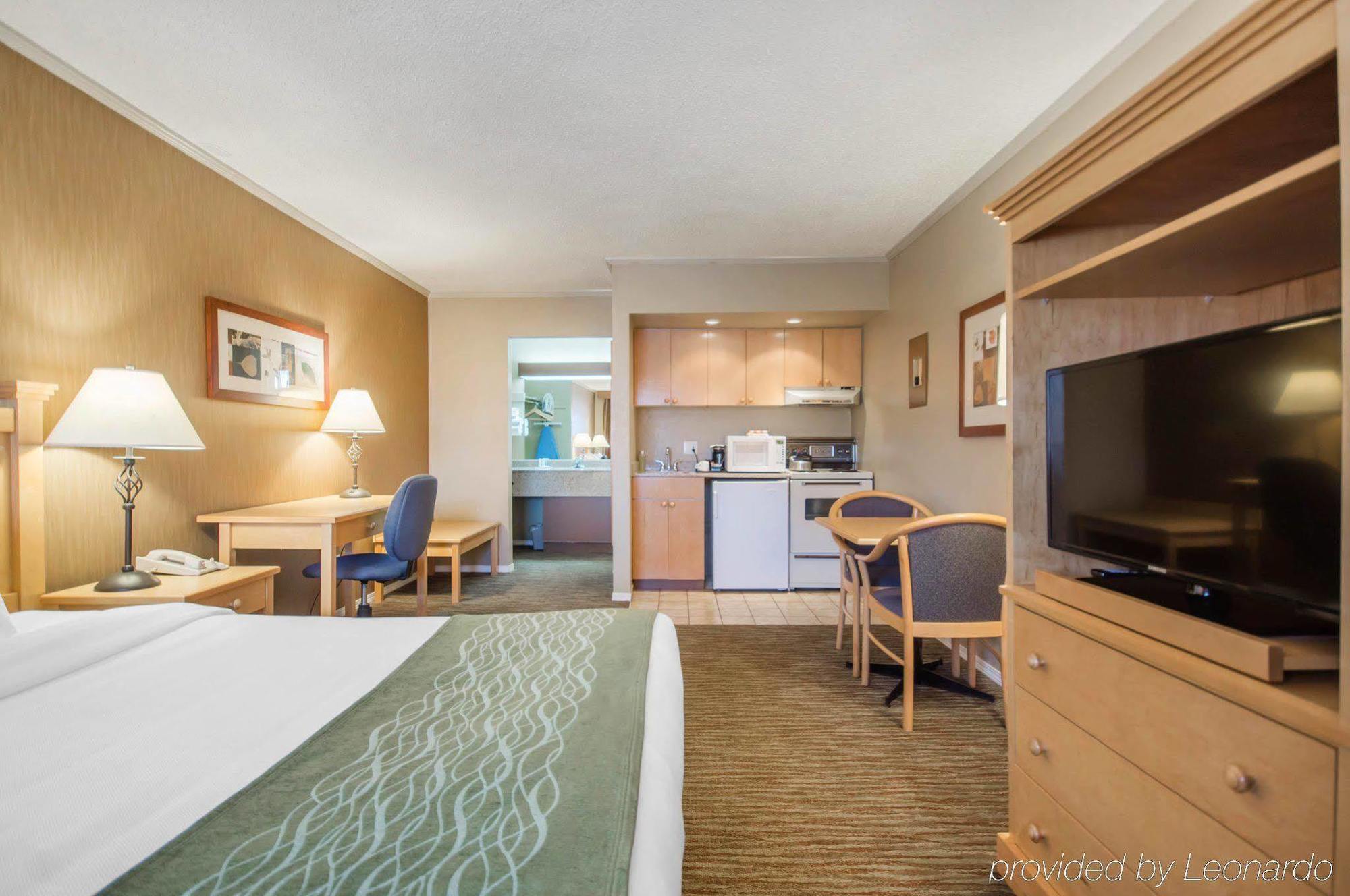 Econo Lodge Inn & Suites North Vancouver Eksteriør billede