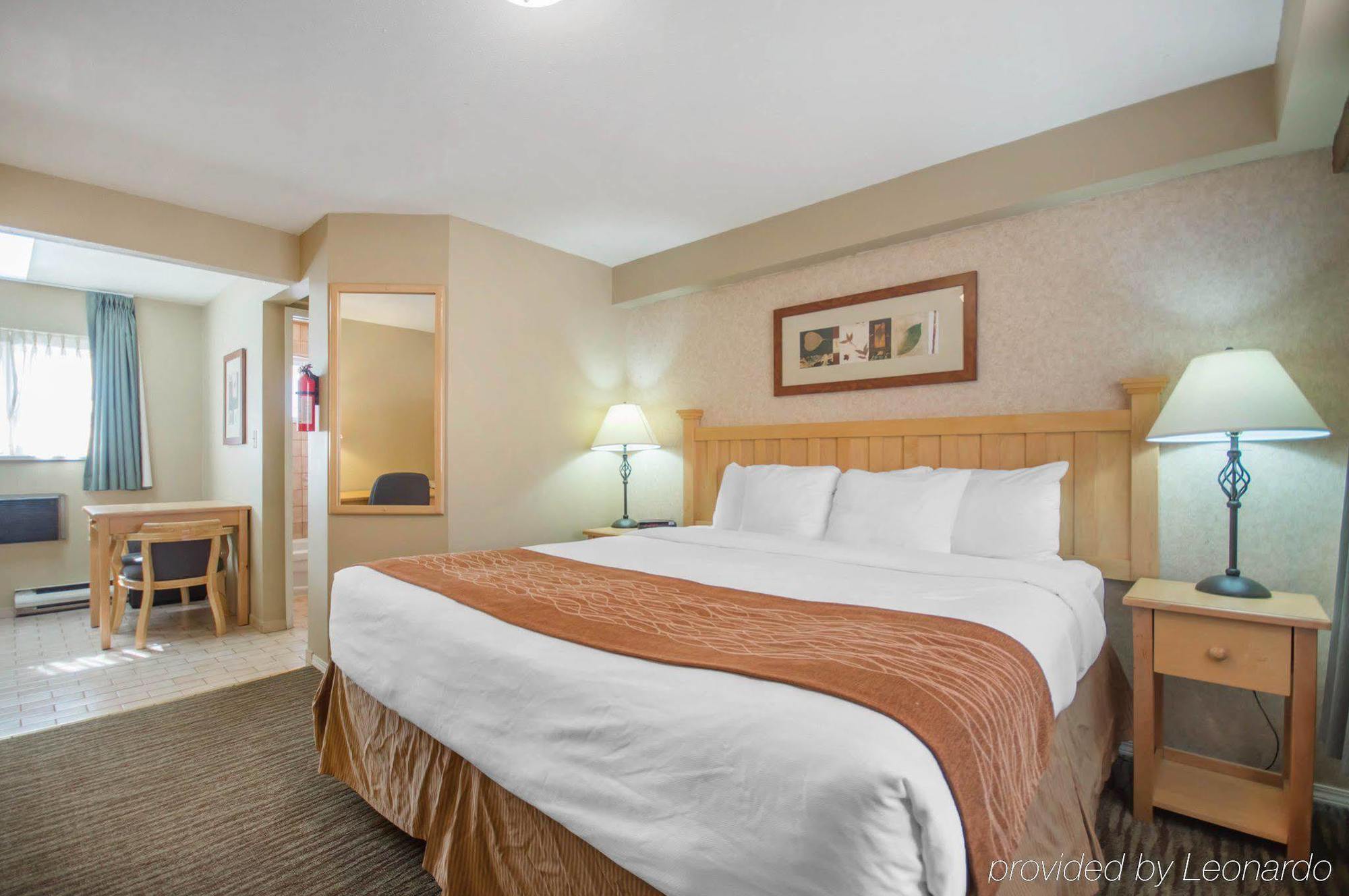 Econo Lodge Inn & Suites North Vancouver Eksteriør billede